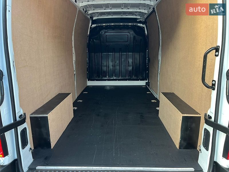 Грузовой фургон Renault Master 2023 в Дубно