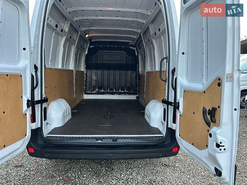 Вантажний фургон Renault Master 2021 в Хусті