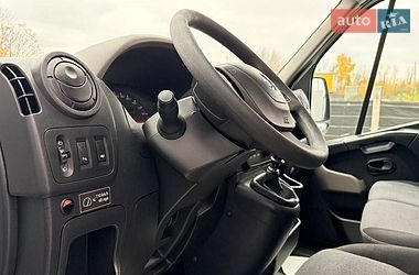 Грузопассажирский фургон Renault Master 2016 в Дубно