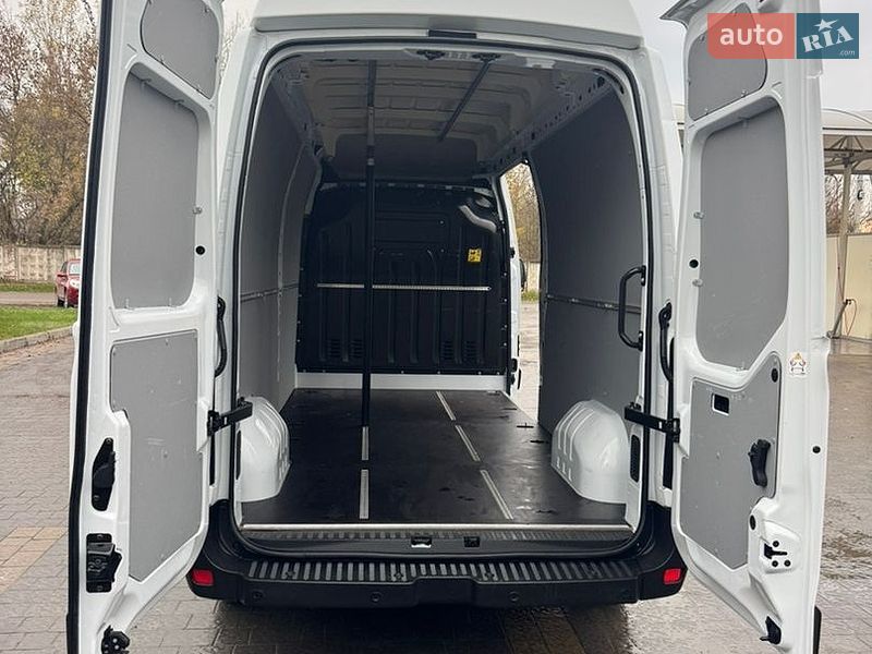 Грузовой фургон Renault Master 2022 в Луцке