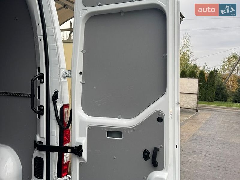Грузовой фургон Renault Master 2022 в Луцке