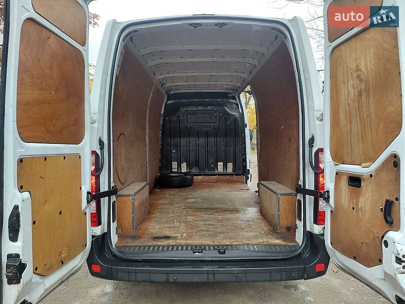 Грузовой фургон Renault Master 2017 в Ивано-Франковске