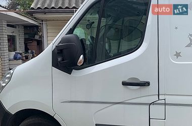 Вантажний фургон Renault Master 2015 в Дніпрі