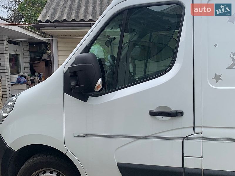 Вантажний фургон Renault Master 2015 в Дніпрі