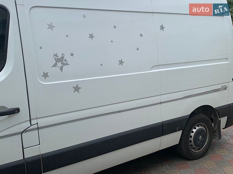 Вантажний фургон Renault Master 2015 в Дніпрі