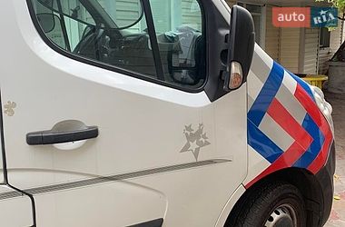 Вантажний фургон Renault Master 2015 в Дніпрі