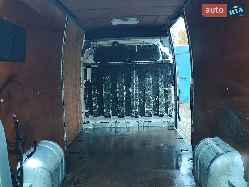 Вантажний фургон Renault Master 2008 в Львові