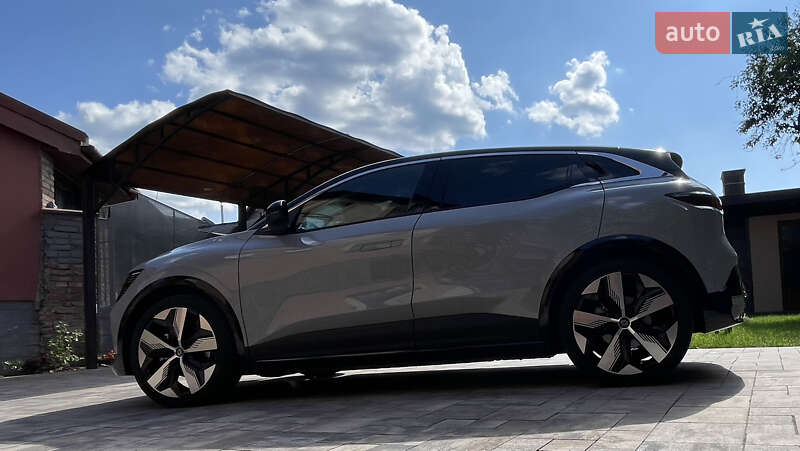 Внедорожник / Кроссовер Renault Megane E-Tech Electric 2022 в Мукачево
