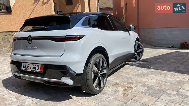 Внедорожник / Кроссовер Renault Megane E-Tech Electric 2022 в Мукачево
