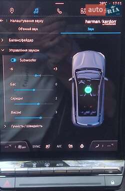Позашляховик / Кросовер Renault Megane E-Tech Electric 2022 в 