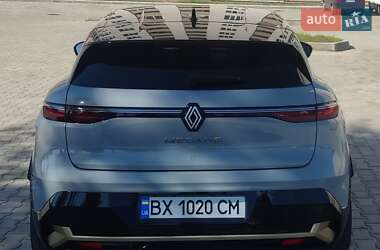 Позашляховик / Кросовер Renault Megane E-Tech Electric 2022 в 