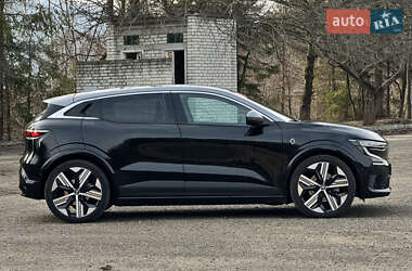 Позашляховик / Кросовер Renault Megane E-Tech Electric 2022 в 