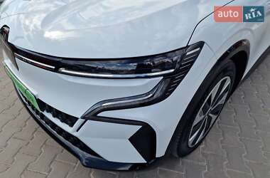 Позашляховик / Кросовер Renault Megane E-Tech Electric 2022 в 