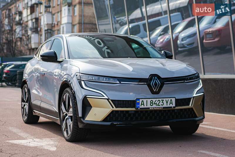 Позашляховик / Кросовер Renault Megane E-Tech Electric 2022 в 