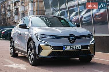 Позашляховик / Кросовер Renault Megane E-Tech Electric 2022 в 
