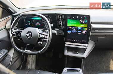 Позашляховик / Кросовер Renault Megane E-Tech Electric 2022 в 
