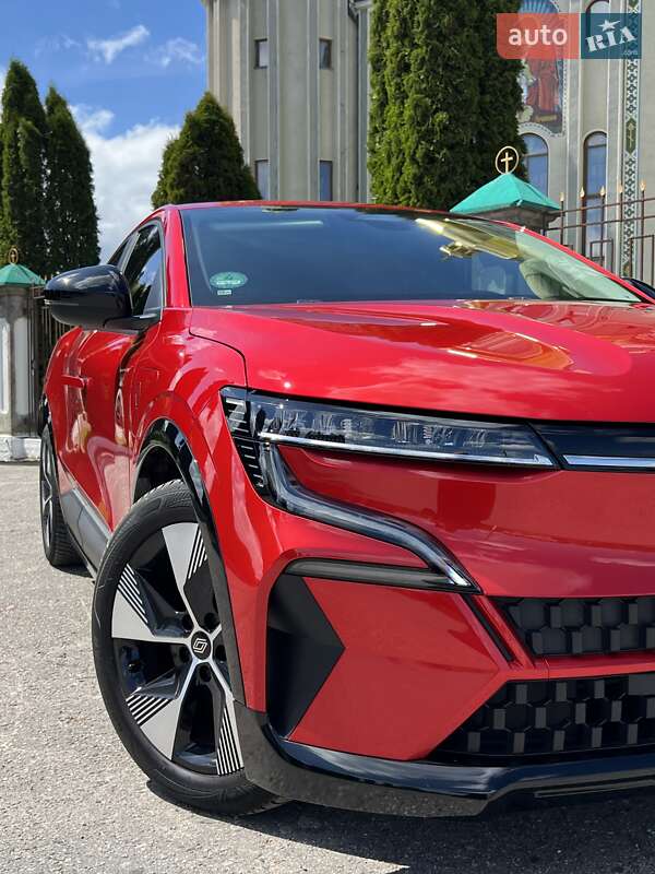 Внедорожник / Кроссовер Renault Megane E-Tech Electric 2022 в Дубно