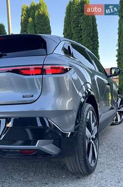 Внедорожник / Кроссовер Renault Megane E-Tech Electric 2023 в 