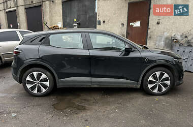 Внедорожник / Кроссовер Renault Megane E-Tech Electric 2024 в 