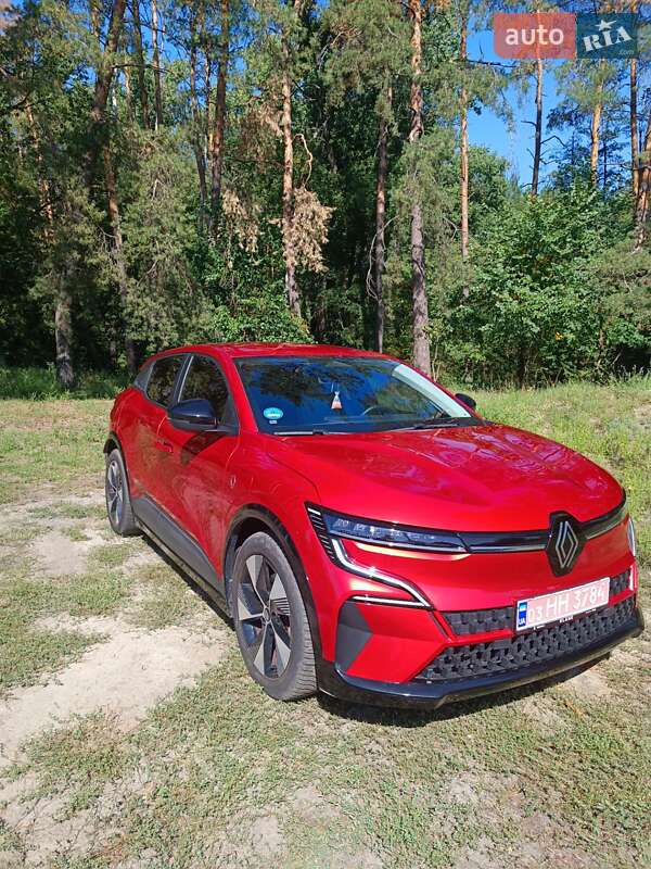 Позашляховик / Кросовер Renault Megane E-Tech Electric 2022 в Полтаві