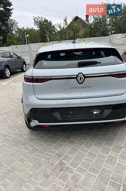 Внедорожник / Кроссовер Renault Megane E-Tech Electric 2023 в 