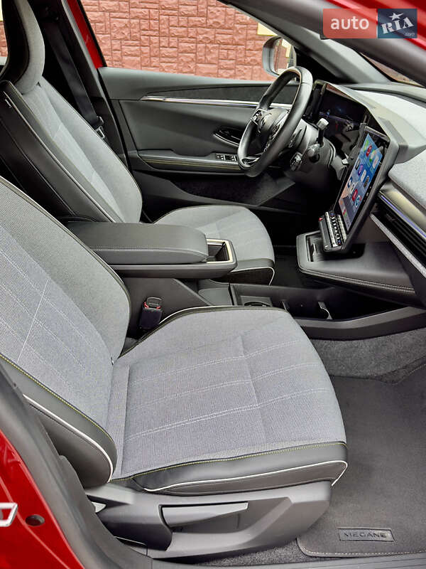 Позашляховик / Кросовер Renault Megane E-Tech Electric 2023 в Самборі фото 75 Позашляховик / Кросовер Renault Megane E-Tech Electric 2023 в Самборі