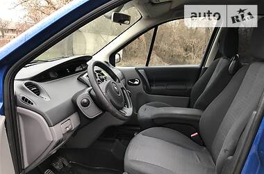 Хетчбек Renault Megane Scenic 2007 в 