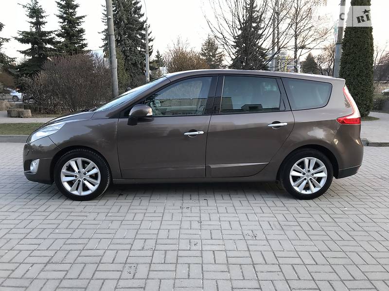 Універсал Renault Megane Scenic 2010 в Тернополі