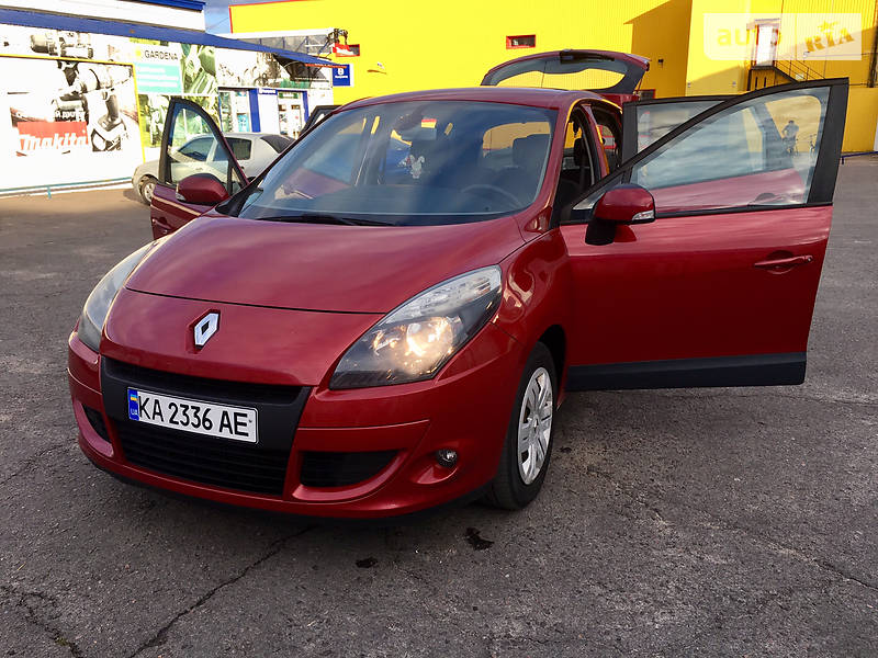 Хетчбек Renault Megane Scenic 2011 в Умані