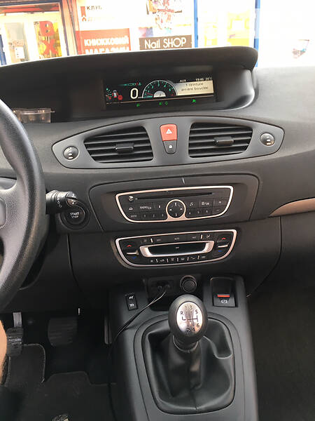 Хетчбек Renault Megane Scenic 2011 в Умані