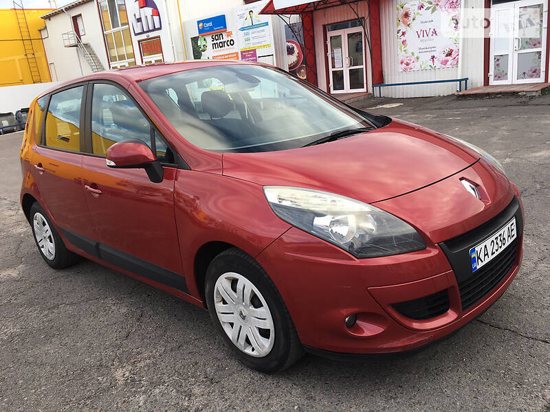Хетчбек Renault Megane Scenic 2011 в Умані