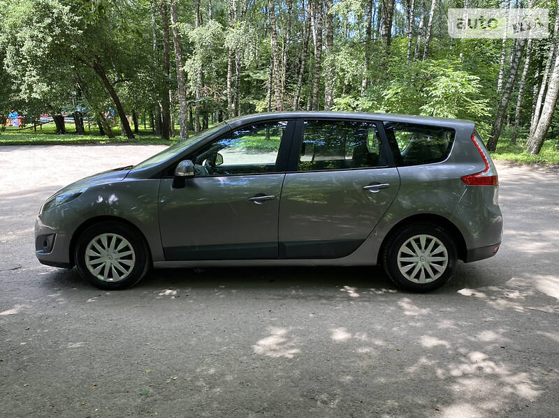 Мінівен Renault Megane Scenic 2009 в Тернополі