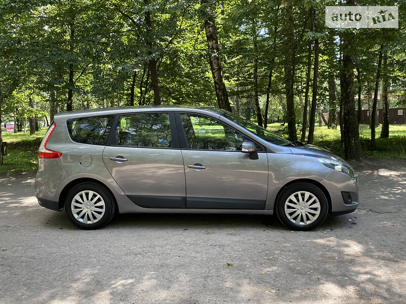 Мінівен Renault Megane Scenic 2009 в Тернополі