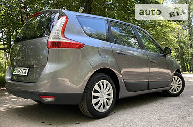 Мінівен Renault Megane Scenic 2009 в 