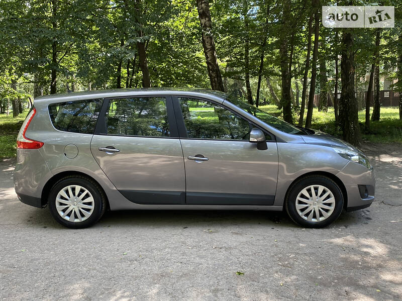 Мінівен Renault Megane Scenic 2009 в Тернополі