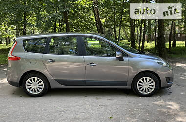 Мінівен Renault Megane Scenic 2009 в 