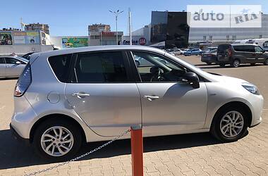 Мінівен Renault Megane Scenic 2015 в 