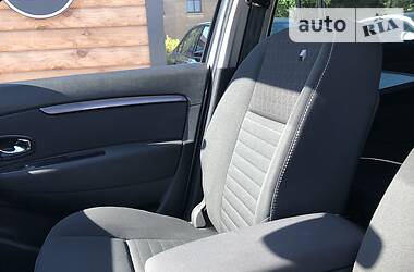 Мінівен Renault Megane Scenic 2015 в 