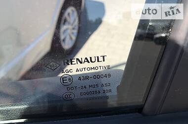 Мінівен Renault Megane Scenic 2015 в 