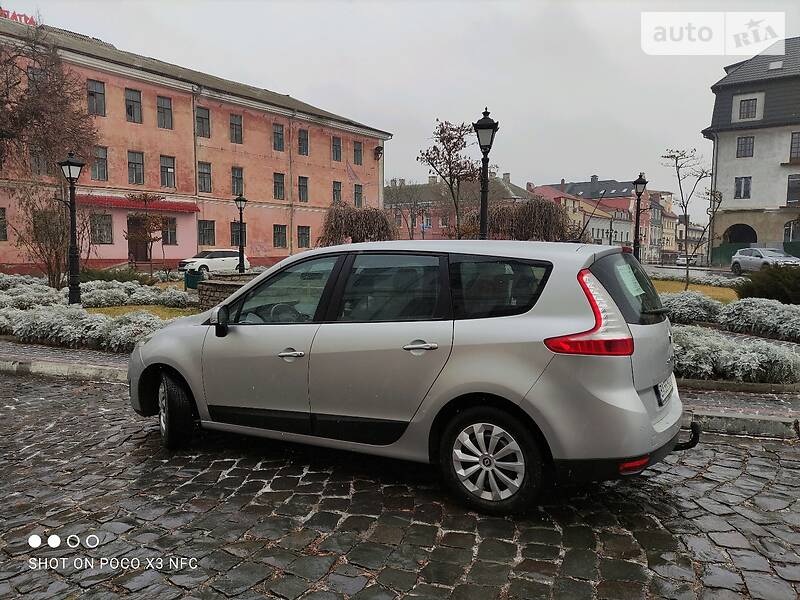 Минивэн Renault Megane Scenic 2010 в Каменец-Подольском