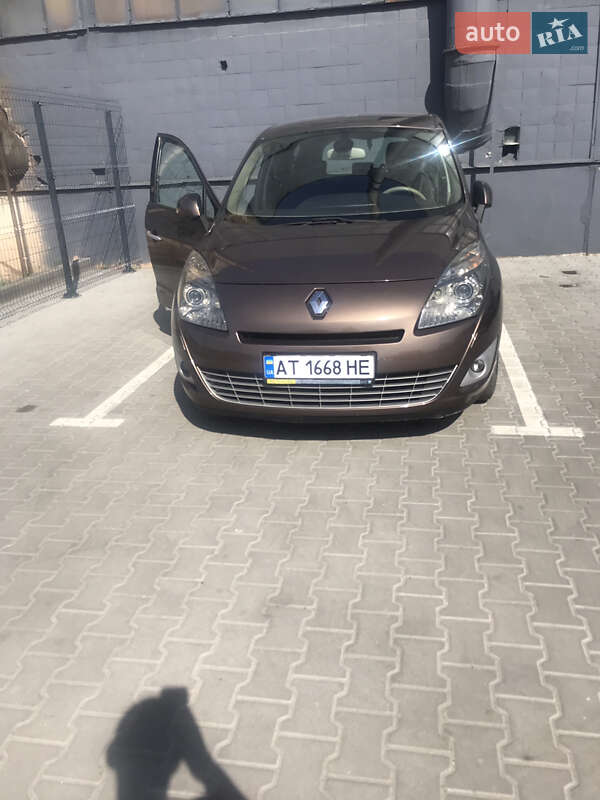 Мінівен Renault Megane Scenic 2010 в Івано-Франківську фото 2 Мінівен Renault Megane Scenic 2010 в Івано-Франківську