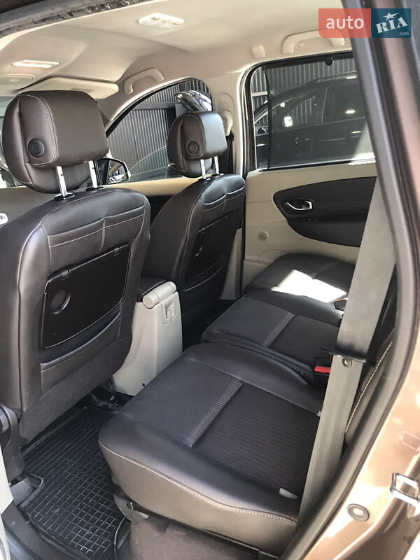 Мінівен Renault Megane Scenic 2010 в Івано-Франківську фото 7 Мінівен Renault Megane Scenic 2010 в Івано-Франківську