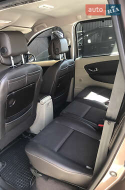 Минивэн Renault Megane Scenic 2010 в 