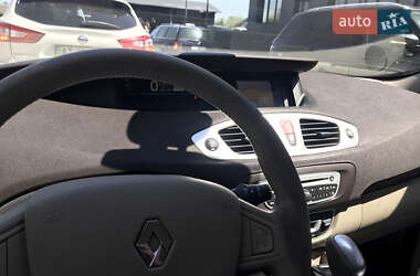 Минивэн Renault Megane Scenic 2010 в 