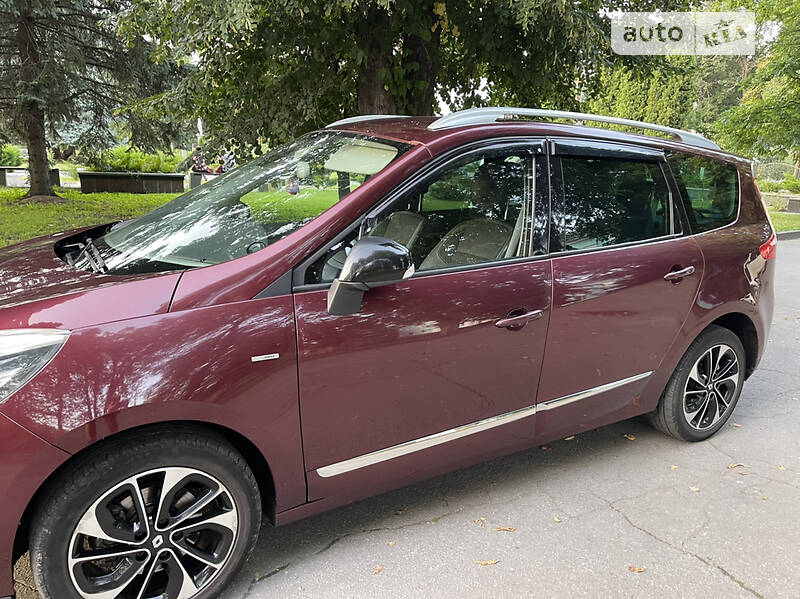 Минивэн Renault Megane Scenic 2015 в Коростышеве