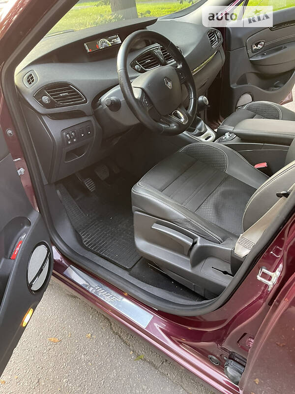 Минивэн Renault Megane Scenic 2015 в Коростышеве