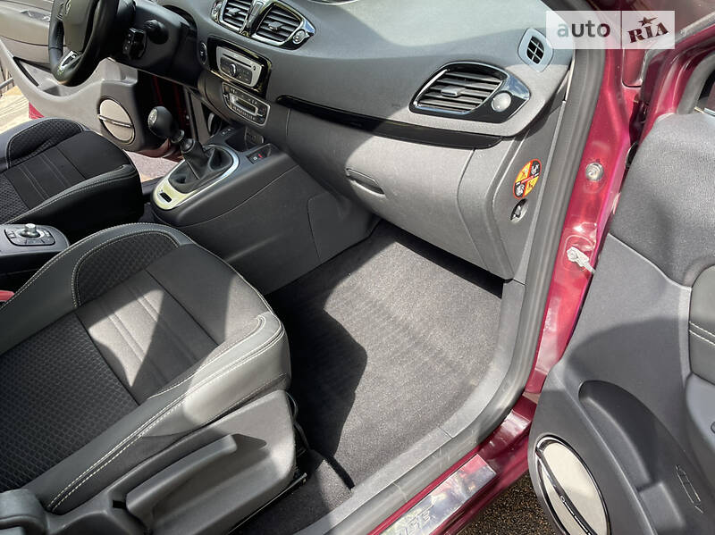 Минивэн Renault Megane Scenic 2015 в Коростышеве