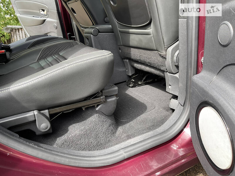 Минивэн Renault Megane Scenic 2015 в Коростышеве