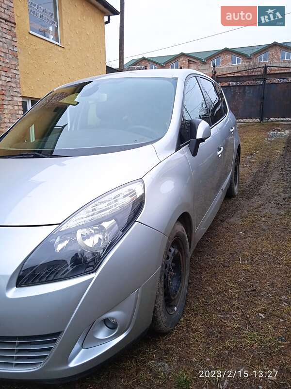 Renault Megane Scenic 2011