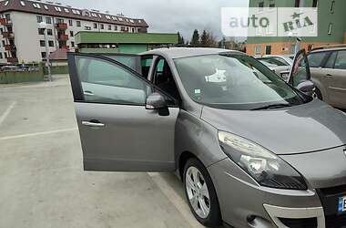 Минивэн Renault Megane Scenic 2009 в 